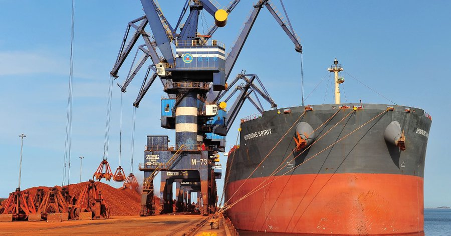Guinea’s Bauxite Exports Surge 23% in Q3 Despite Weather and Regulatory Challenges