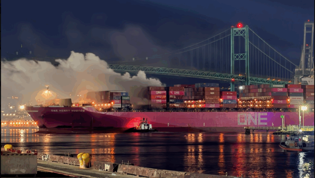 Massive Fire Erupts on Container Ship at Port of Los Angeles, Triggering Major Emergency Response