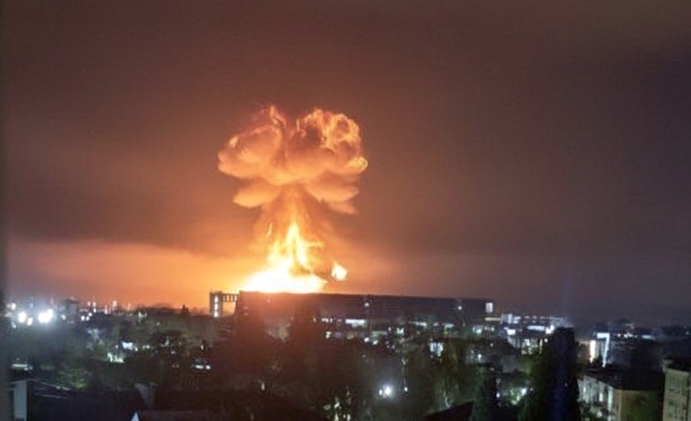 Tuapse Port Engulfed in Flames After Major Ukrainian Drone Attack